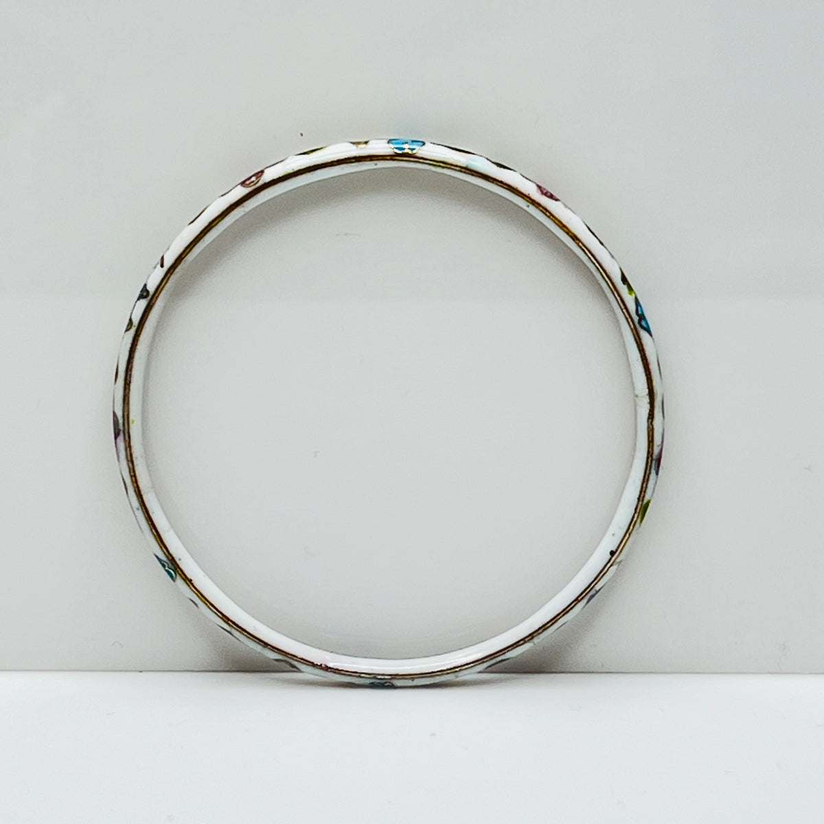 Vintage white cloisonné bangle bracelet with floral enamel design