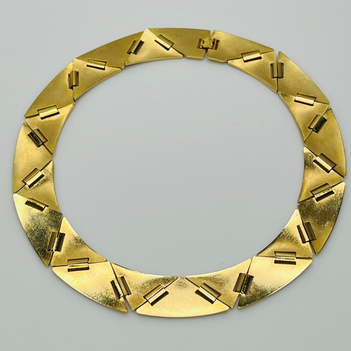 Back Vintage gold-tone choker necklace with geometric sculptural links