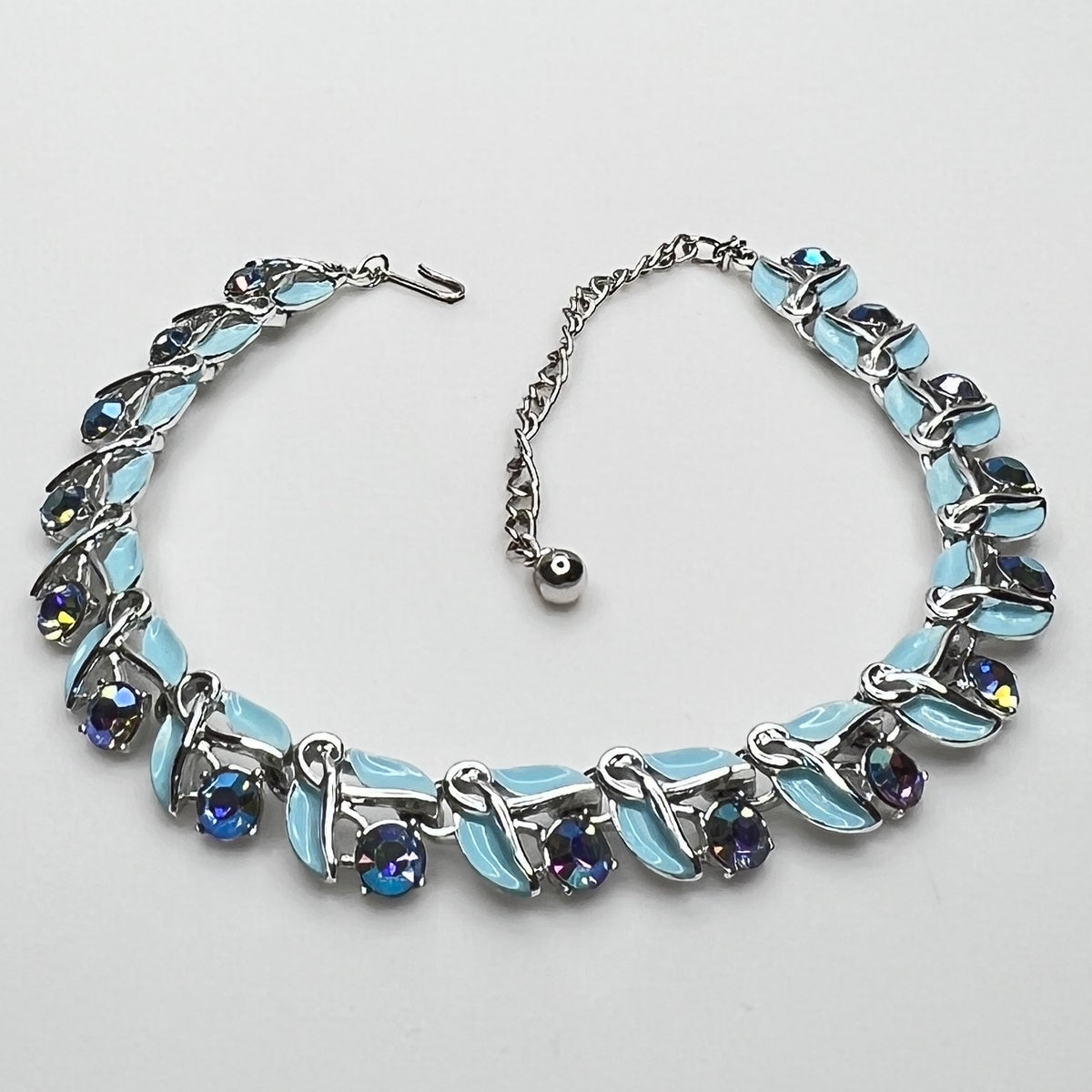 Full view of Kramer necklace