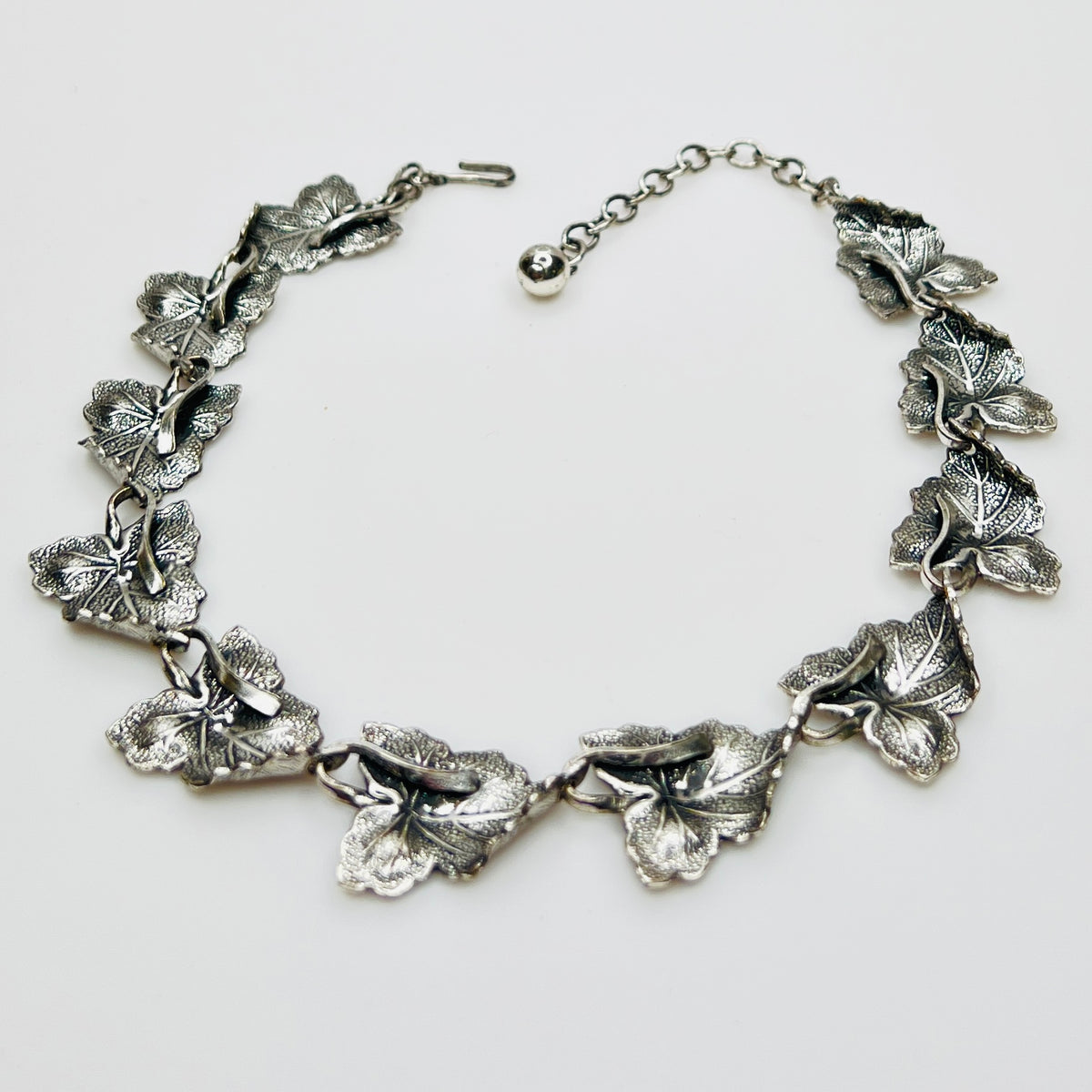 Vintage silver ivy leaf necklace with extender