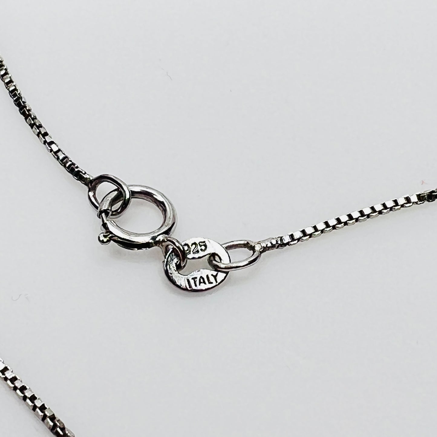 Pendant clasp showing 925 and Italy stamps