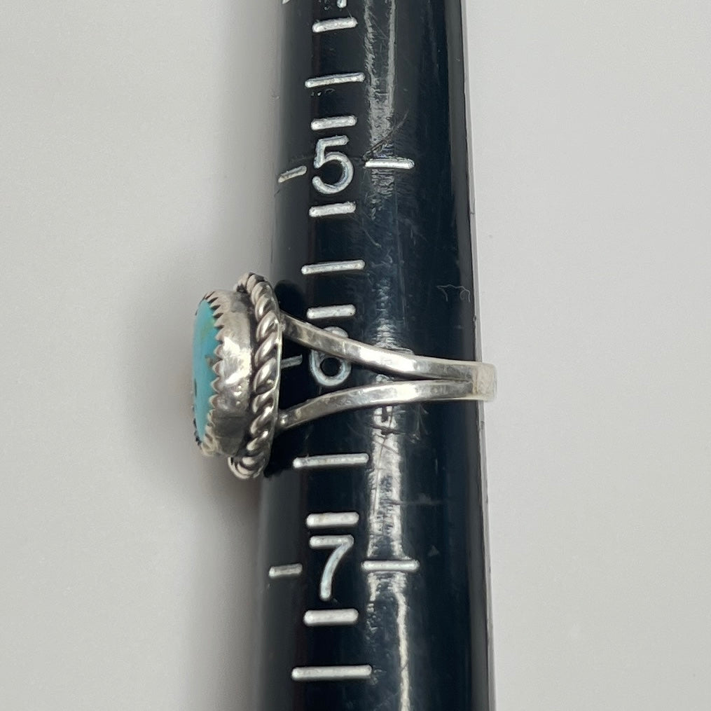 Size 6 vintage sterling ring with Southwestern design