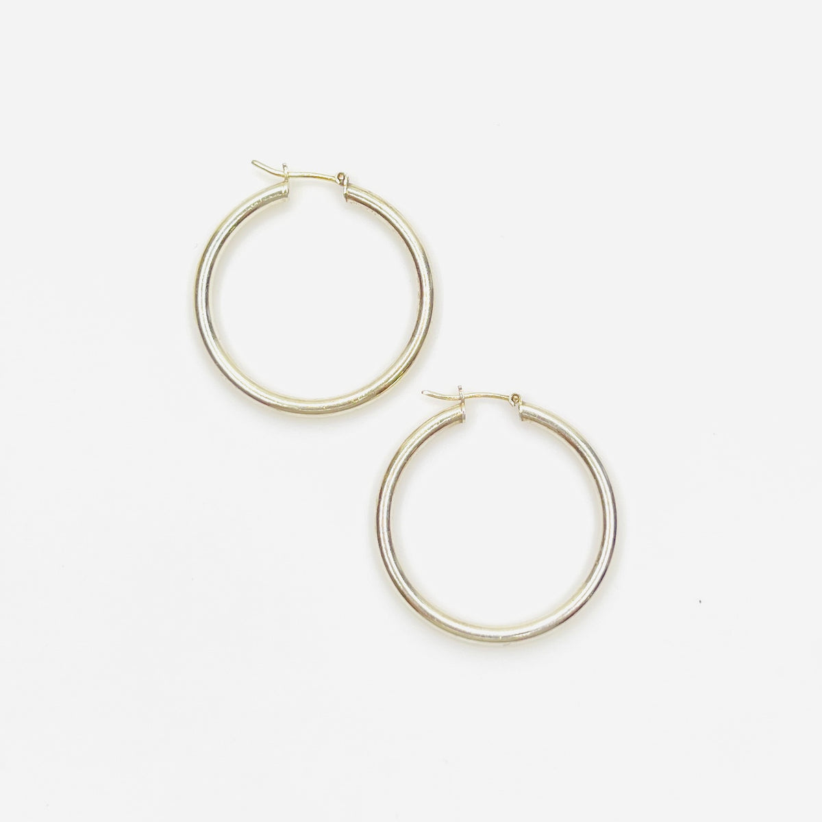 Vintage Italy 925 sterling silver hoop earrings with classic tubular design