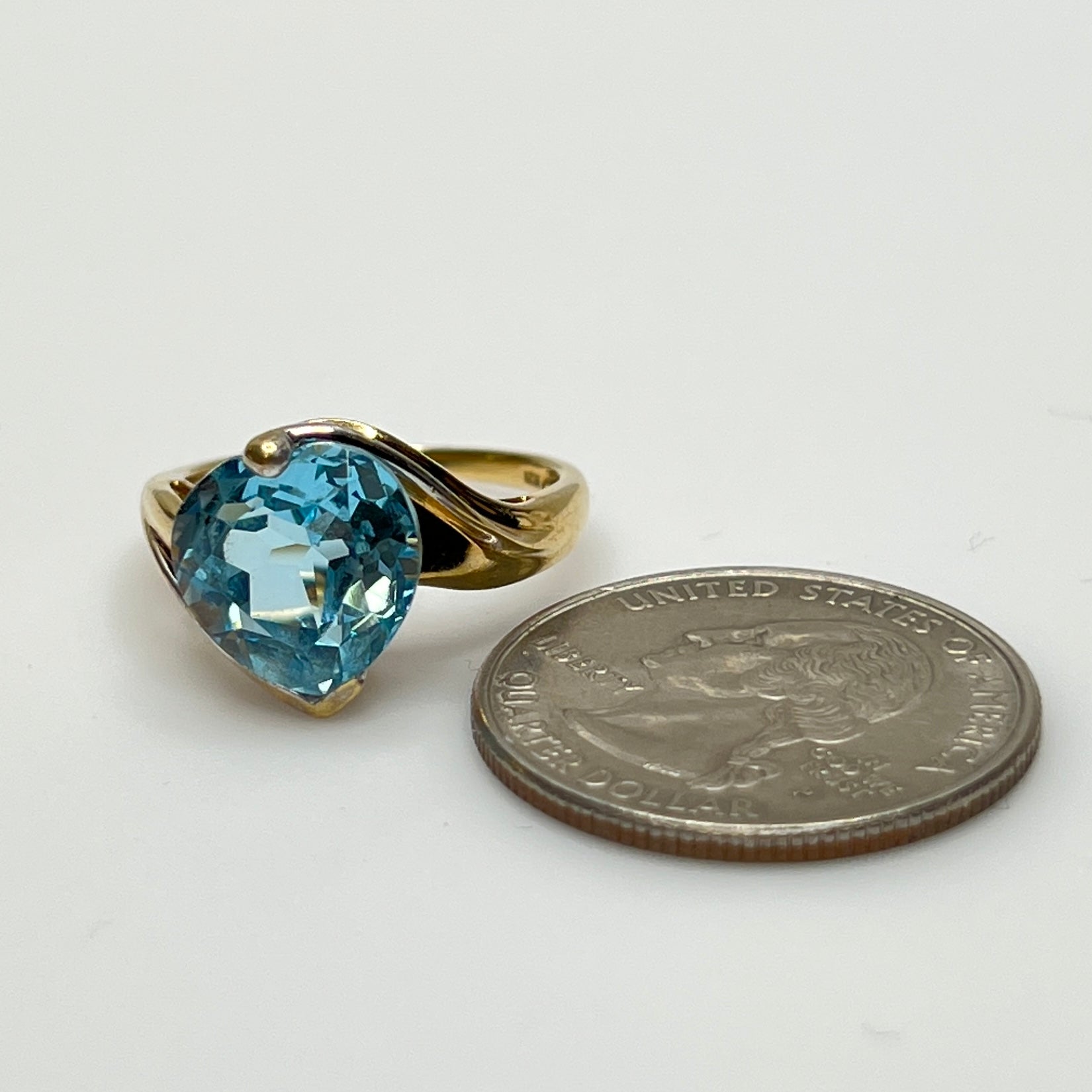 Gold heart ring with 2+ carat aquamarine, size 6.75 vintage setting