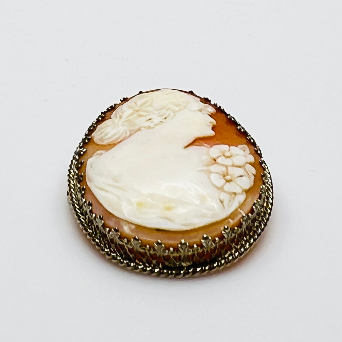 14K white gold shell cameo brooch with female portrait