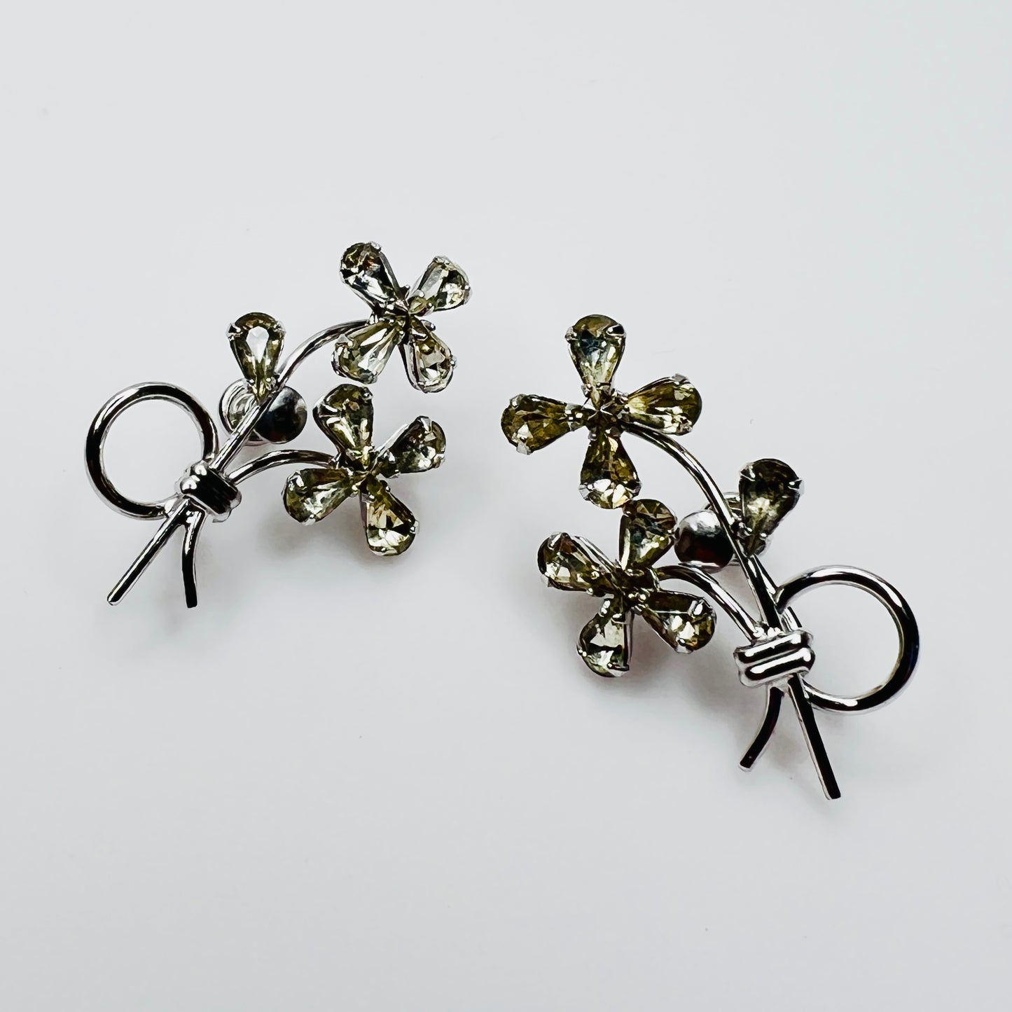 Vintage Phyllis sterling silver rhinestone flower screw back earrings