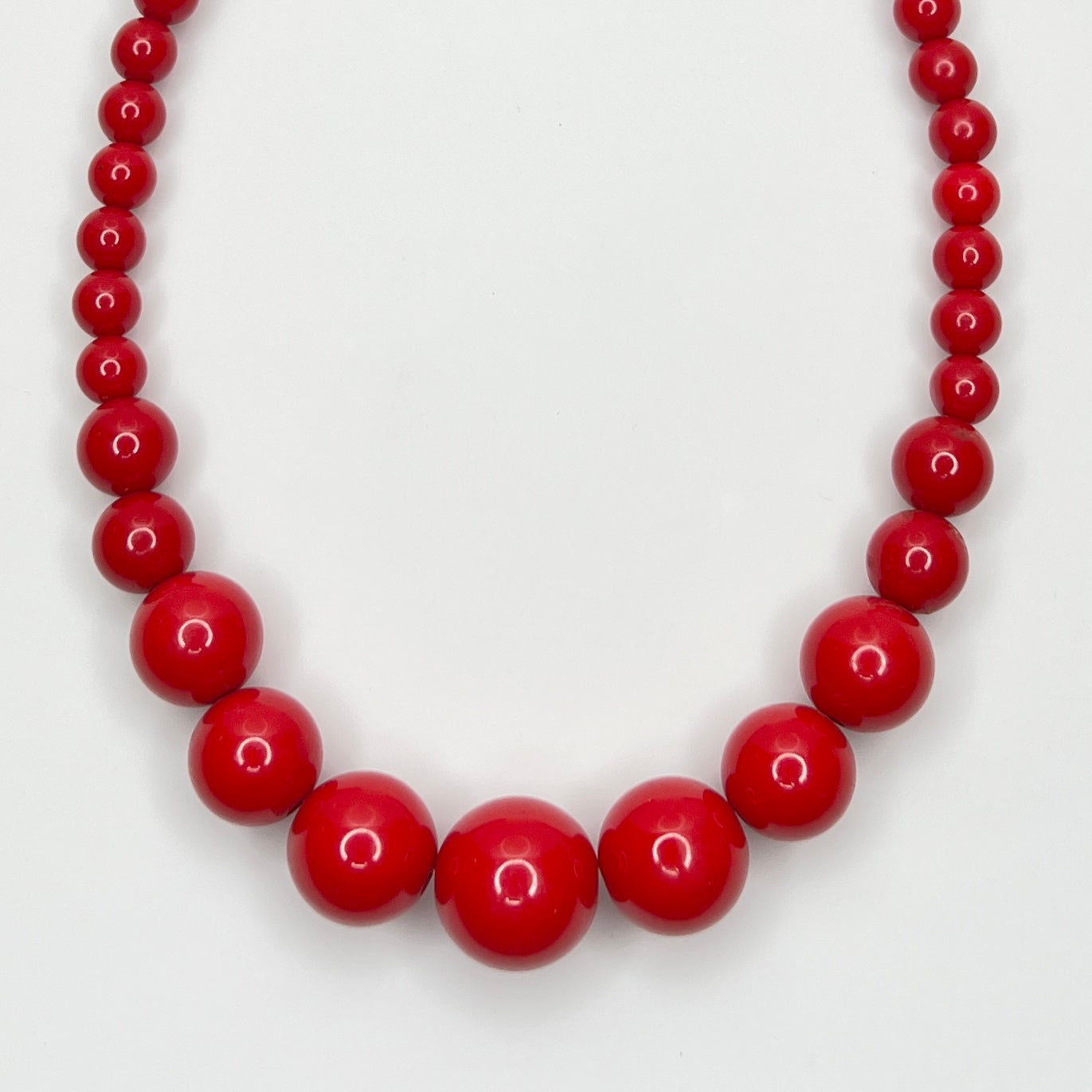 Vintage red bubblegum bead necklace, chunky acrylic collar