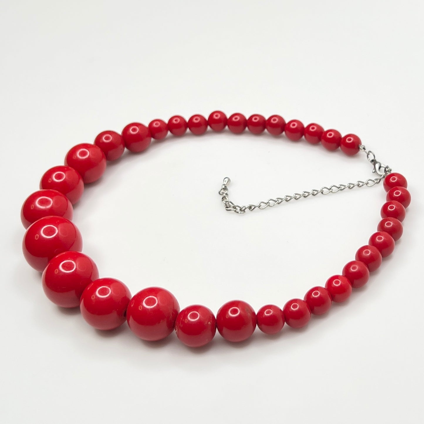 Vintage red bubblegum bead necklace, chunky acrylic collar