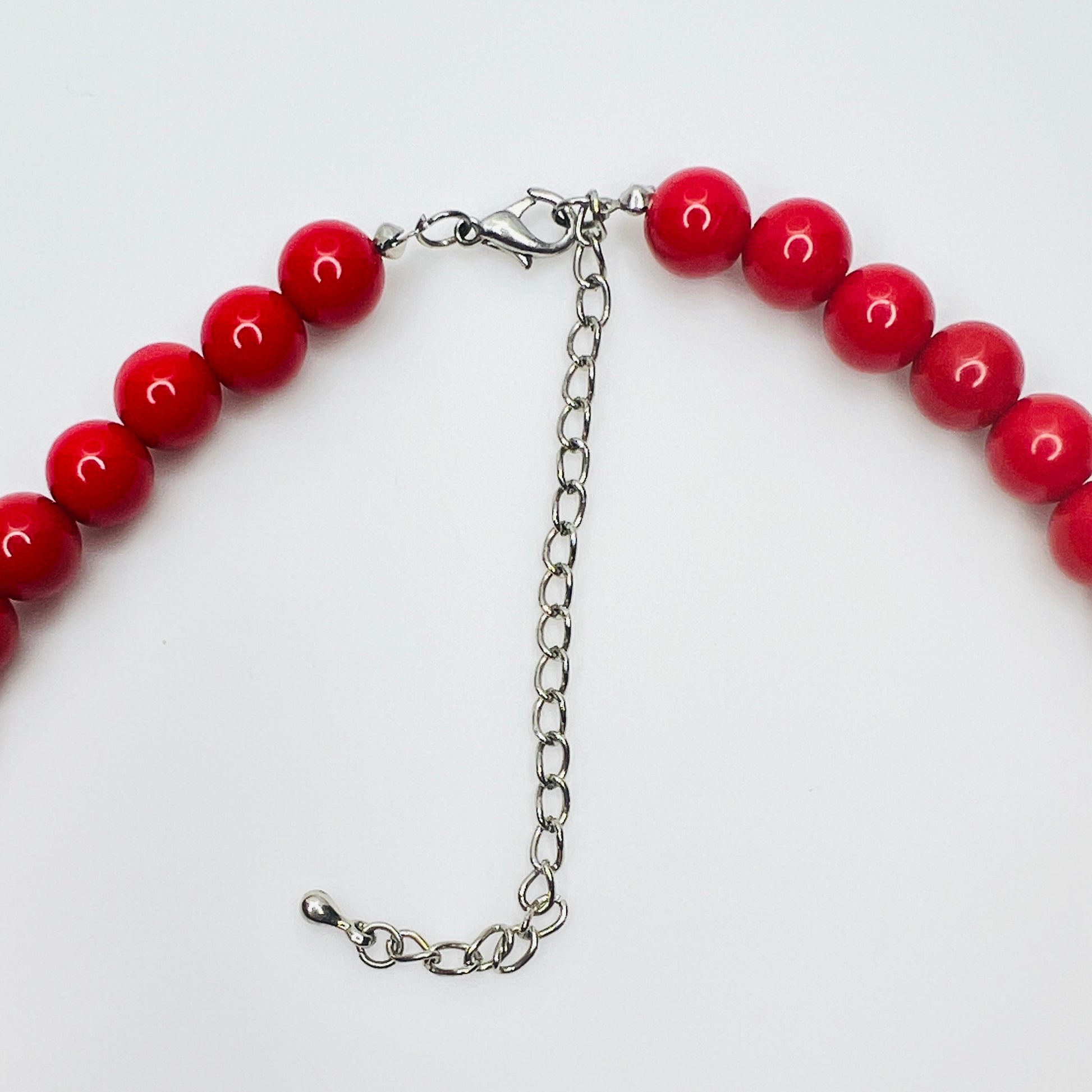 Vintage red bubblegum bead necklace, chunky acrylic collar