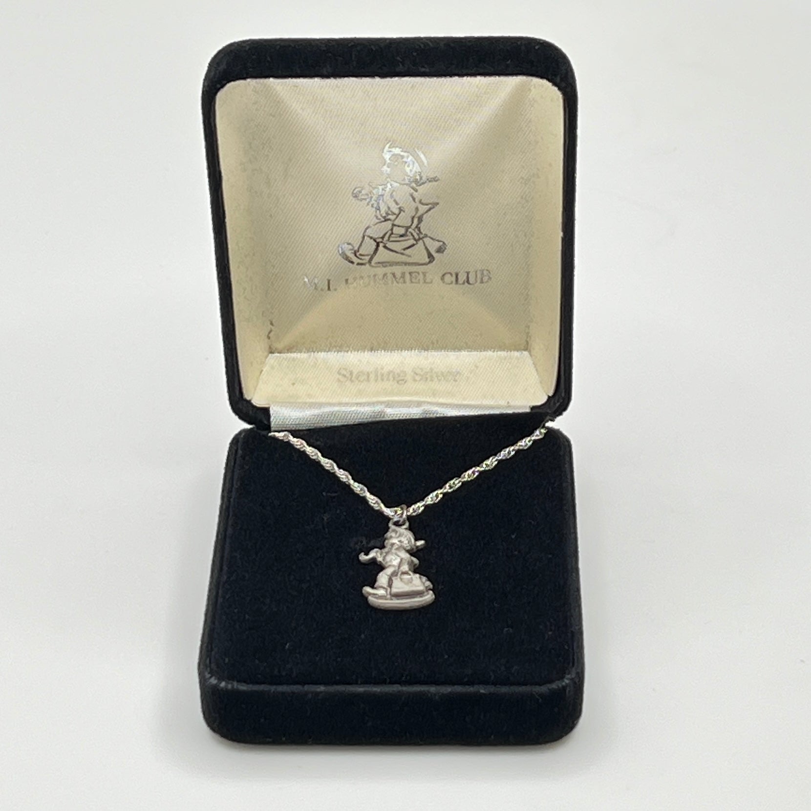 1990 M.I. Hummel Club necklace in original black velvet Goebel box