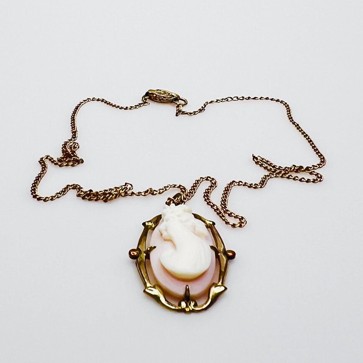 Side view cameo pendant gold filled frame detail