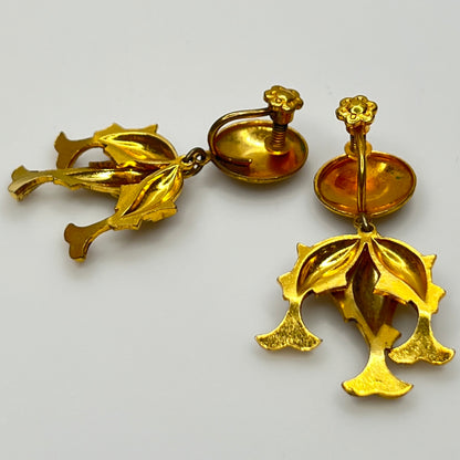 back view showing depth and articulation of fish design