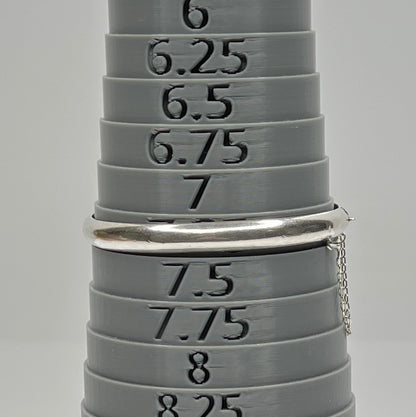 Bracelet on mandrel showing 7.5" size fit