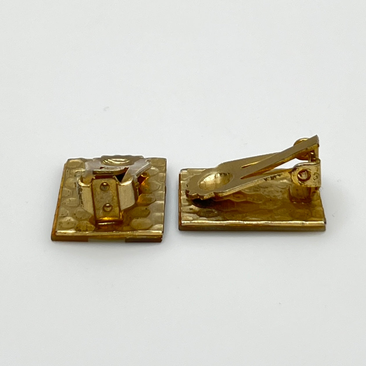 Side view showing clip-on mechanism and shell inlay