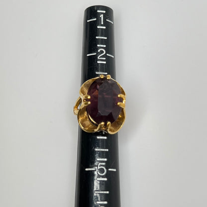 Vintage 18K HGE gold cocktail ring with purple faceted crystal, size 3.5