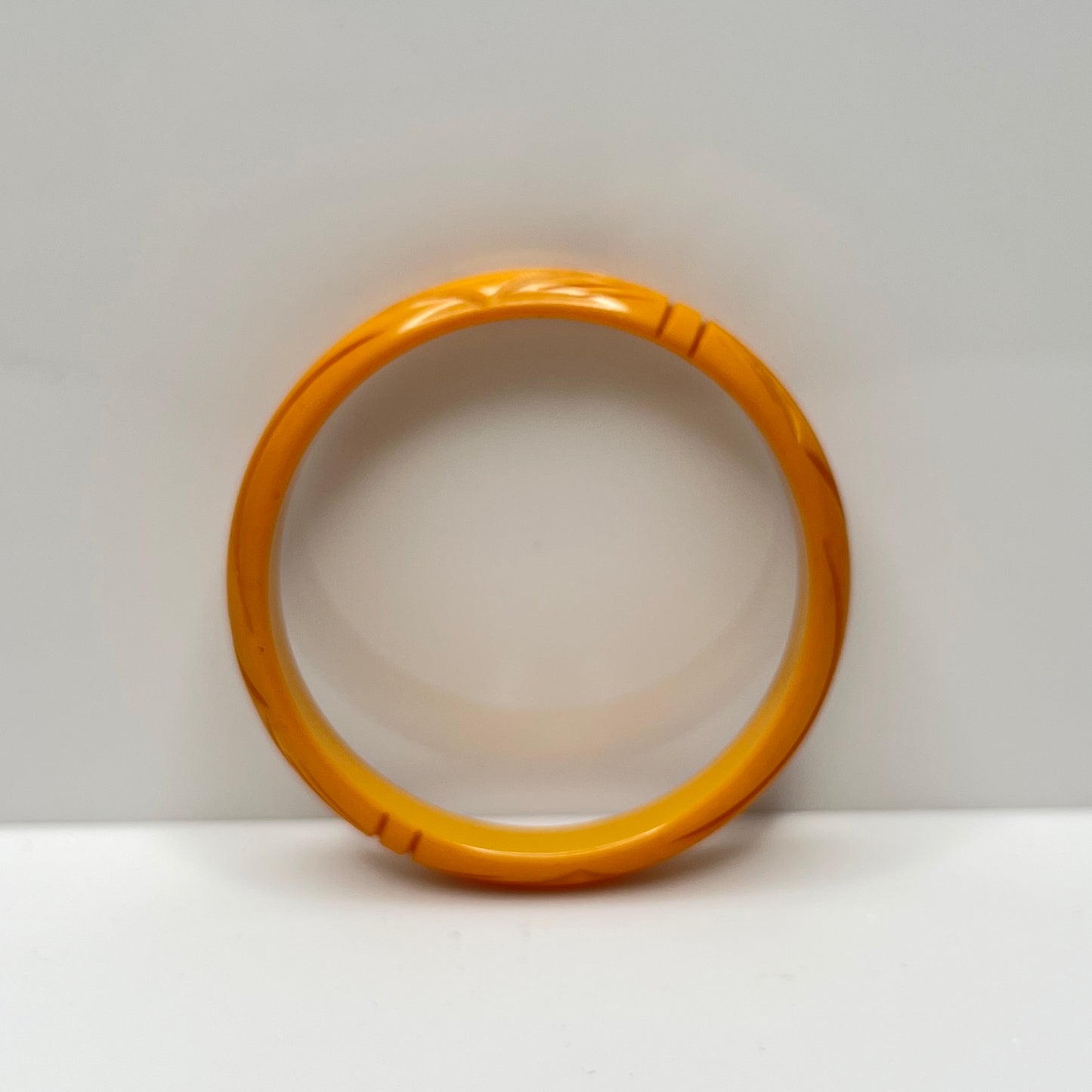 1930s Bakelite bracelet in rich yellow butterscotch tone
