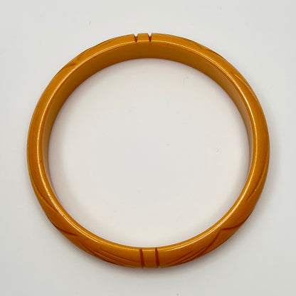 1930s Bakelite bracelet in rich yellow butterscotch tone