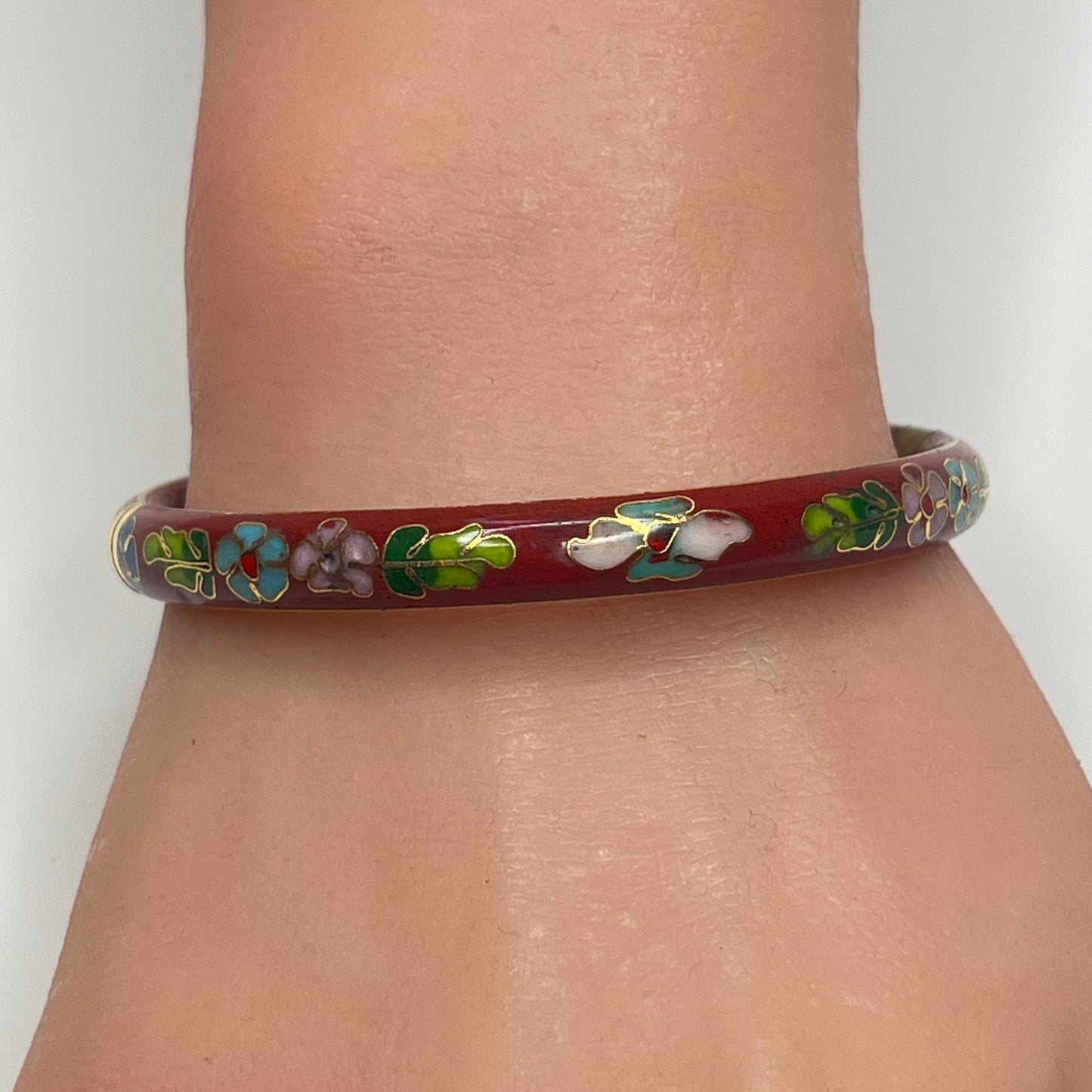 Vintage red cloisonné bangle bracelet with floral design