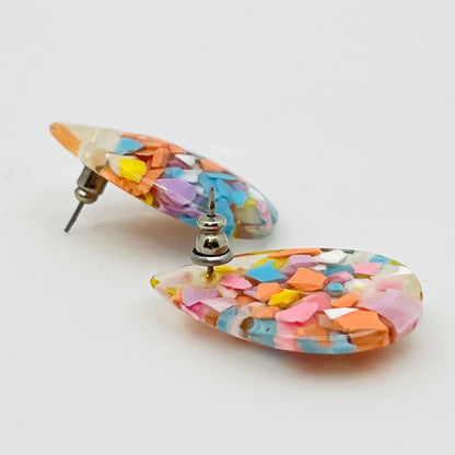 Teardrop lucite earrings with pastel confetti inlay, mid-century retro style