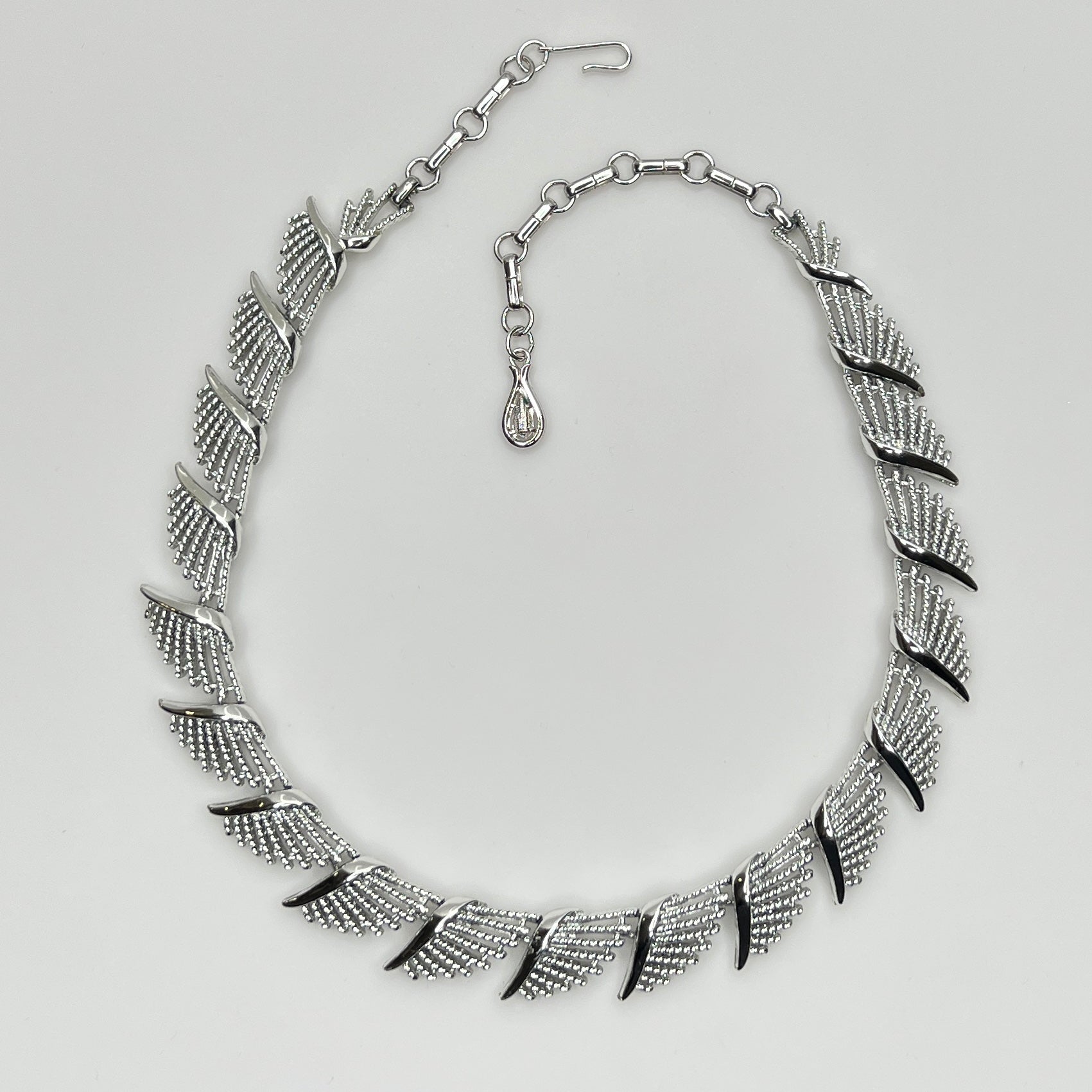 1950s Coro fan necklace with articulated silver-tone links