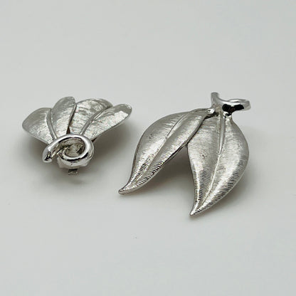 Mid-century signed Emmons leaf jewelry set in textured silver-tone