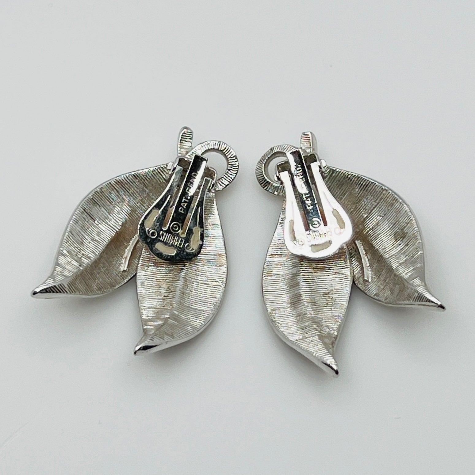 Mid-century signed Emmons leaf jewelry set in textured silver-tone