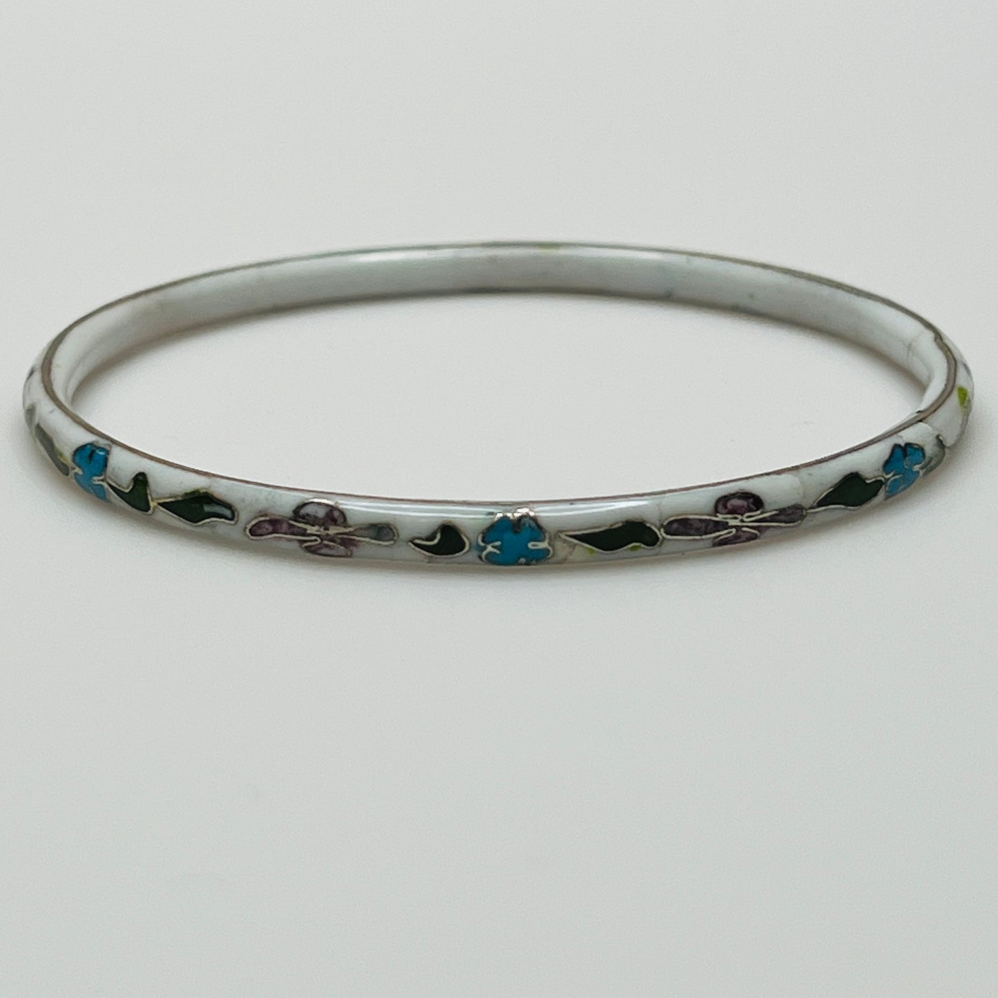 Vintage white cloisonné bangle bracelet with floral enamel design