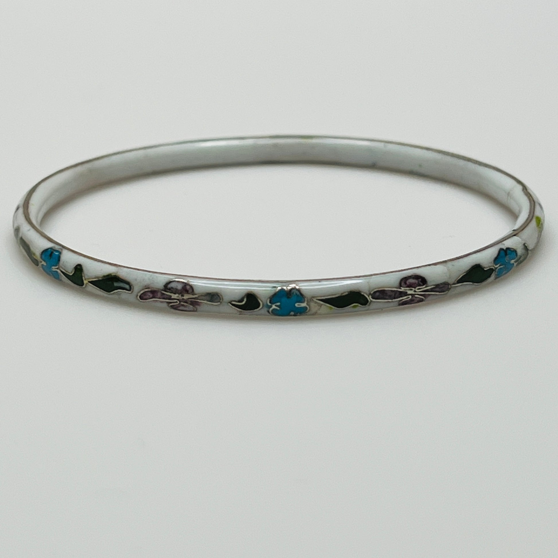 Vintage white cloisonné bangle bracelet with floral enamel design