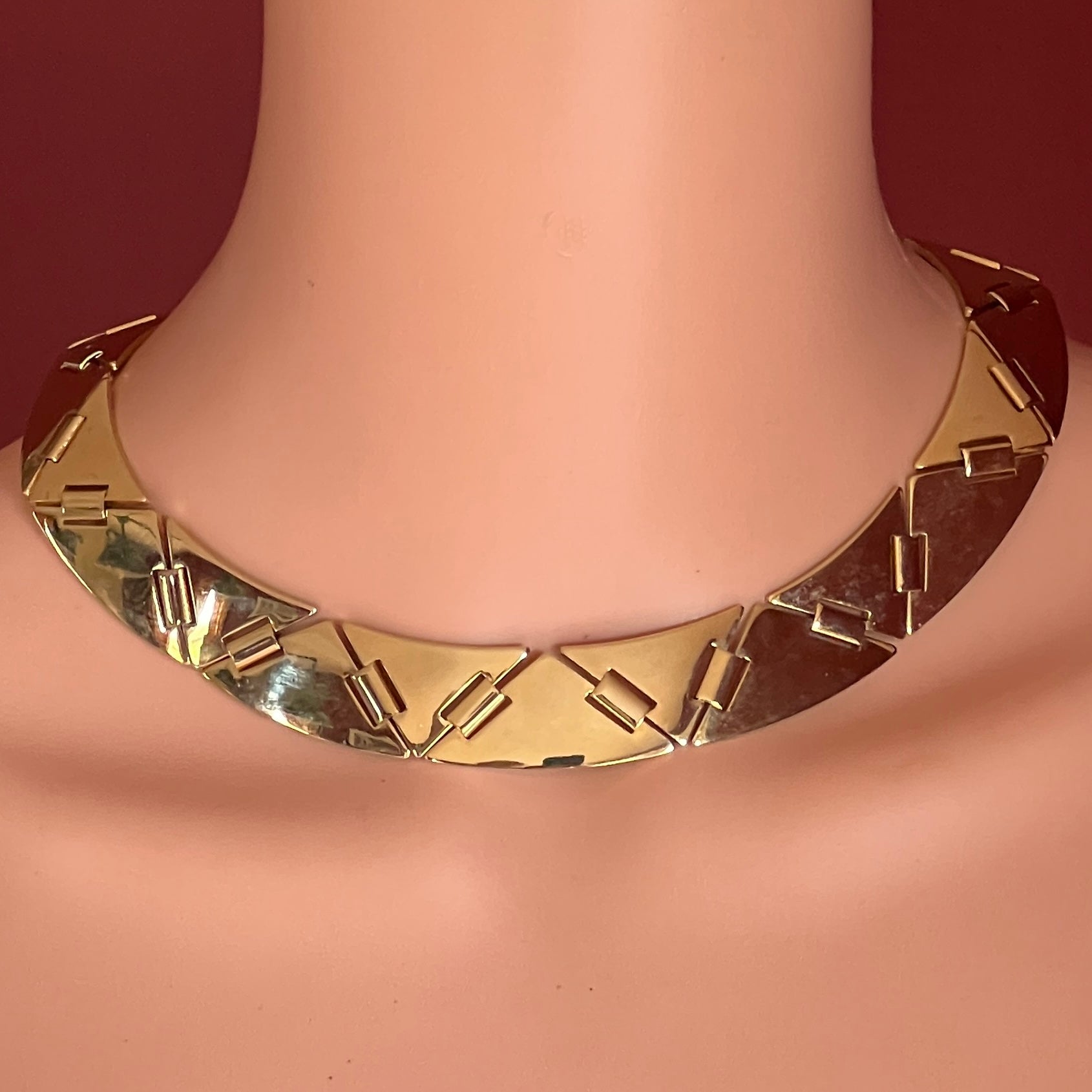 1980s modernist gold collar necklace with triangular link design