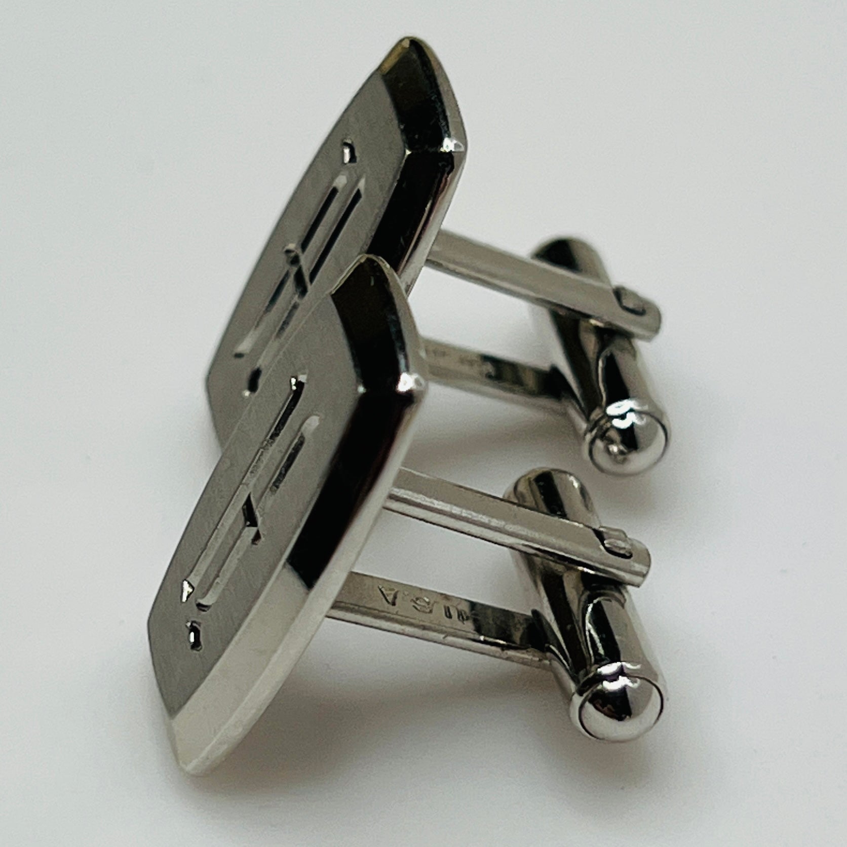 Hickok USA cufflinks with engraved H monogram and polished finish