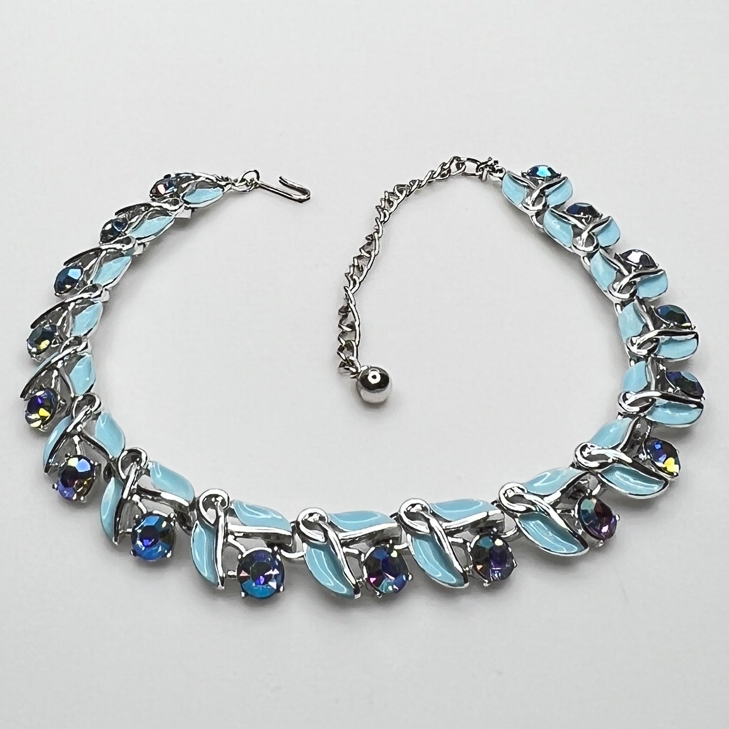 Full view of Kramer necklace 