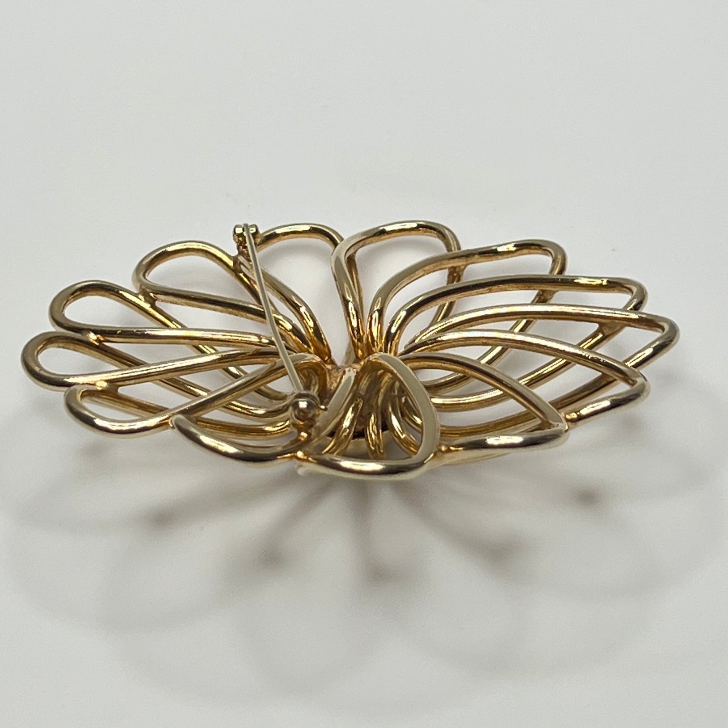 Vintage mod-inspired daisy pin, 3 3/4 inch diameter