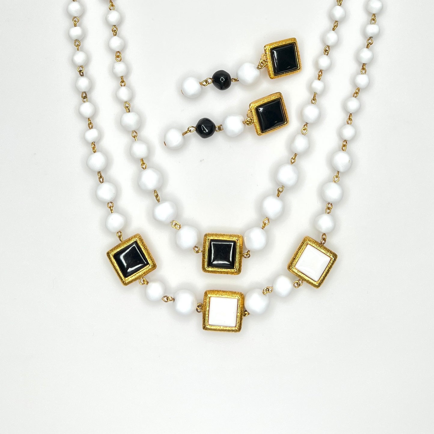 Vintage Liz Claiborne black white beaded necklace and clip earring set