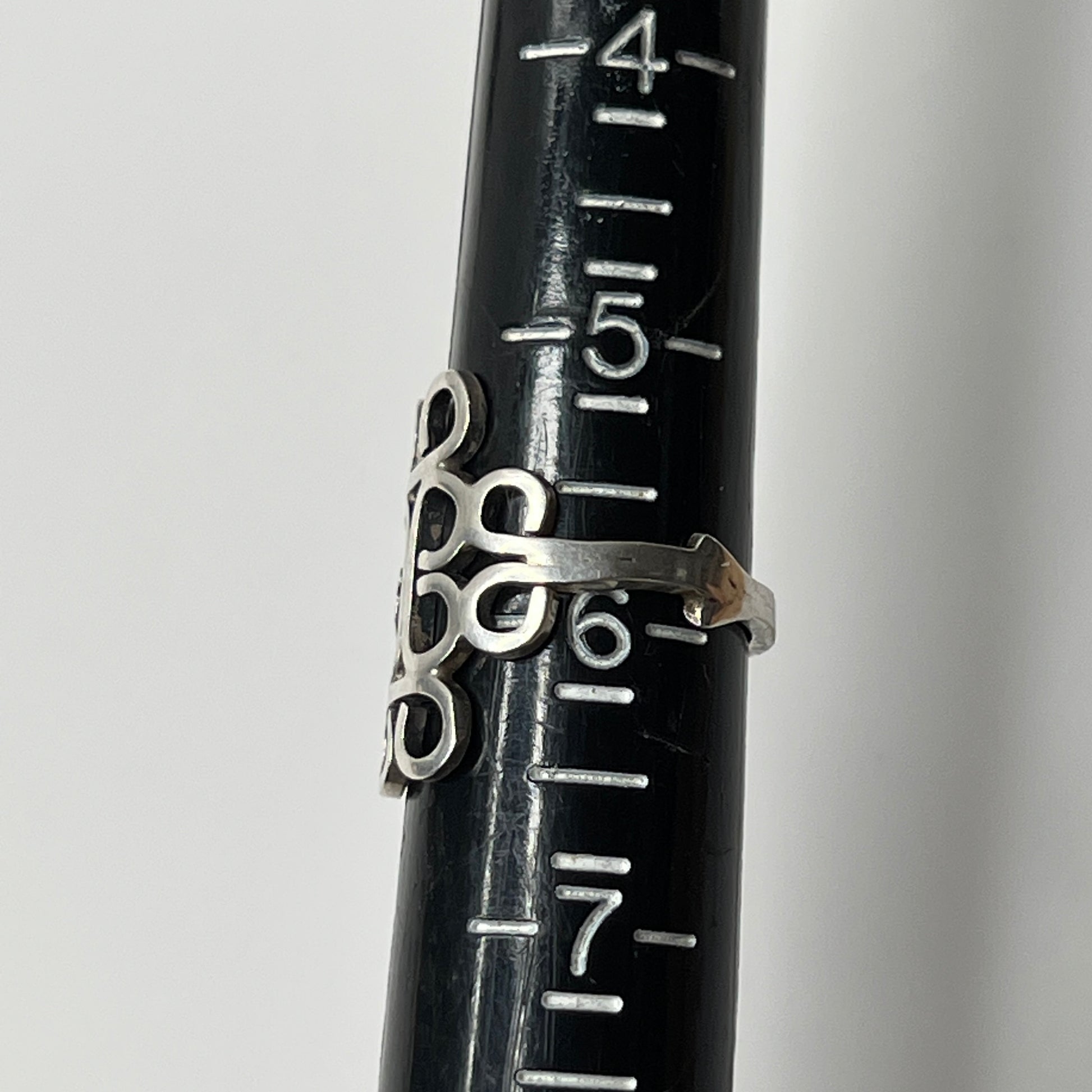 Handcrafted silver ring marked 925 Mexico, size 5.75