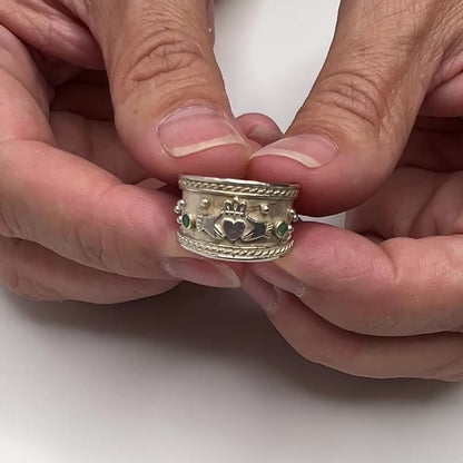 Sterling Silver Claddagh Ring – Celtic Irish Cigar Band – Emerald Accent