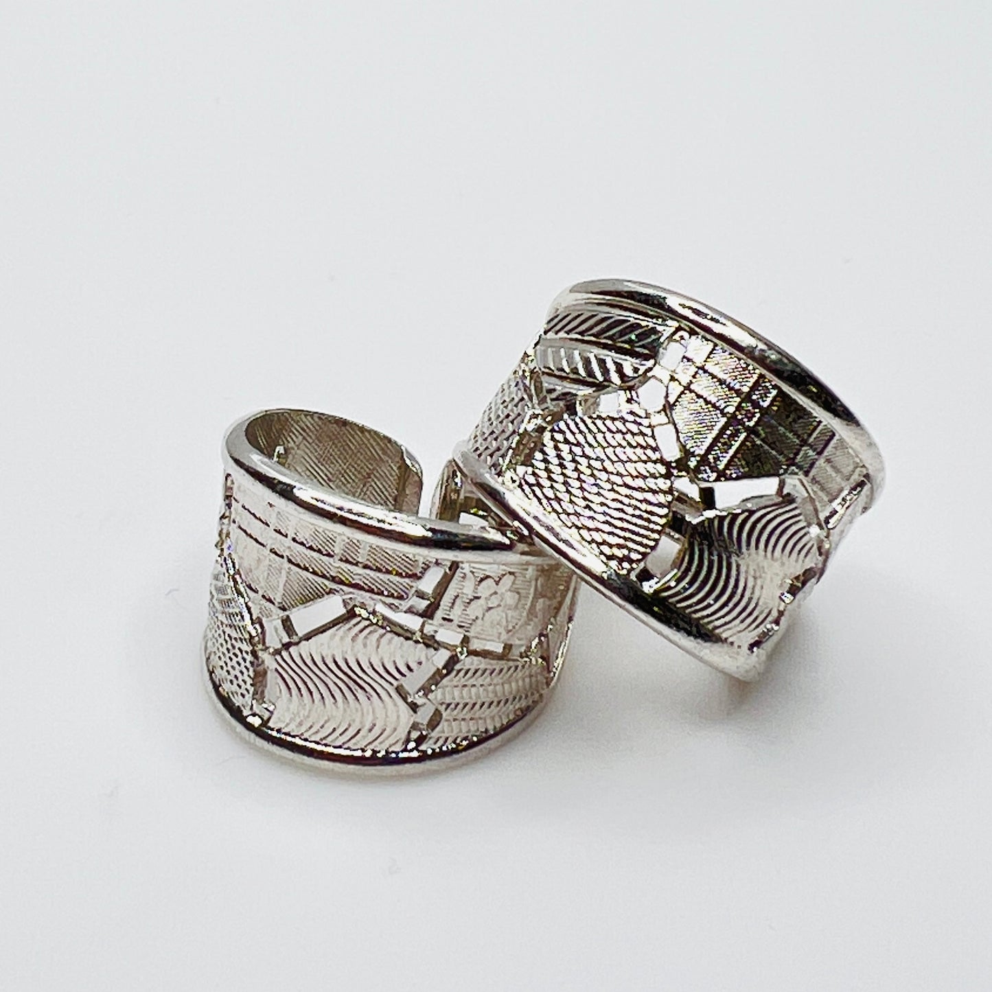 Sarah Coventry Wide Hoop Earrings – 1970s Silver Tone – Clip On