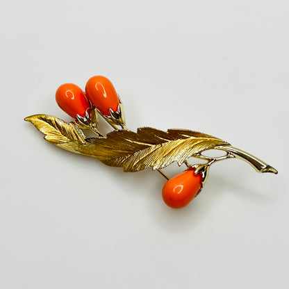Sarah Coventry gold leaf brooch with coral cabochons – front view