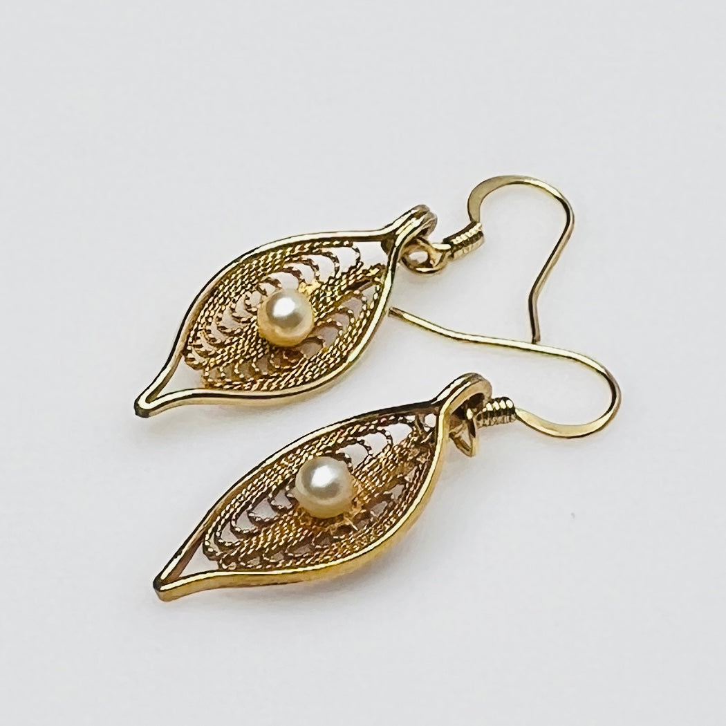 Gold filigree leaf dangle earrings with faux pearls, midcentury vintage