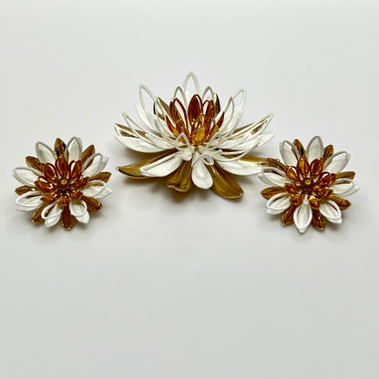 Vintage Sarah Coventry enamel flower brooch and earrings set, white and gold