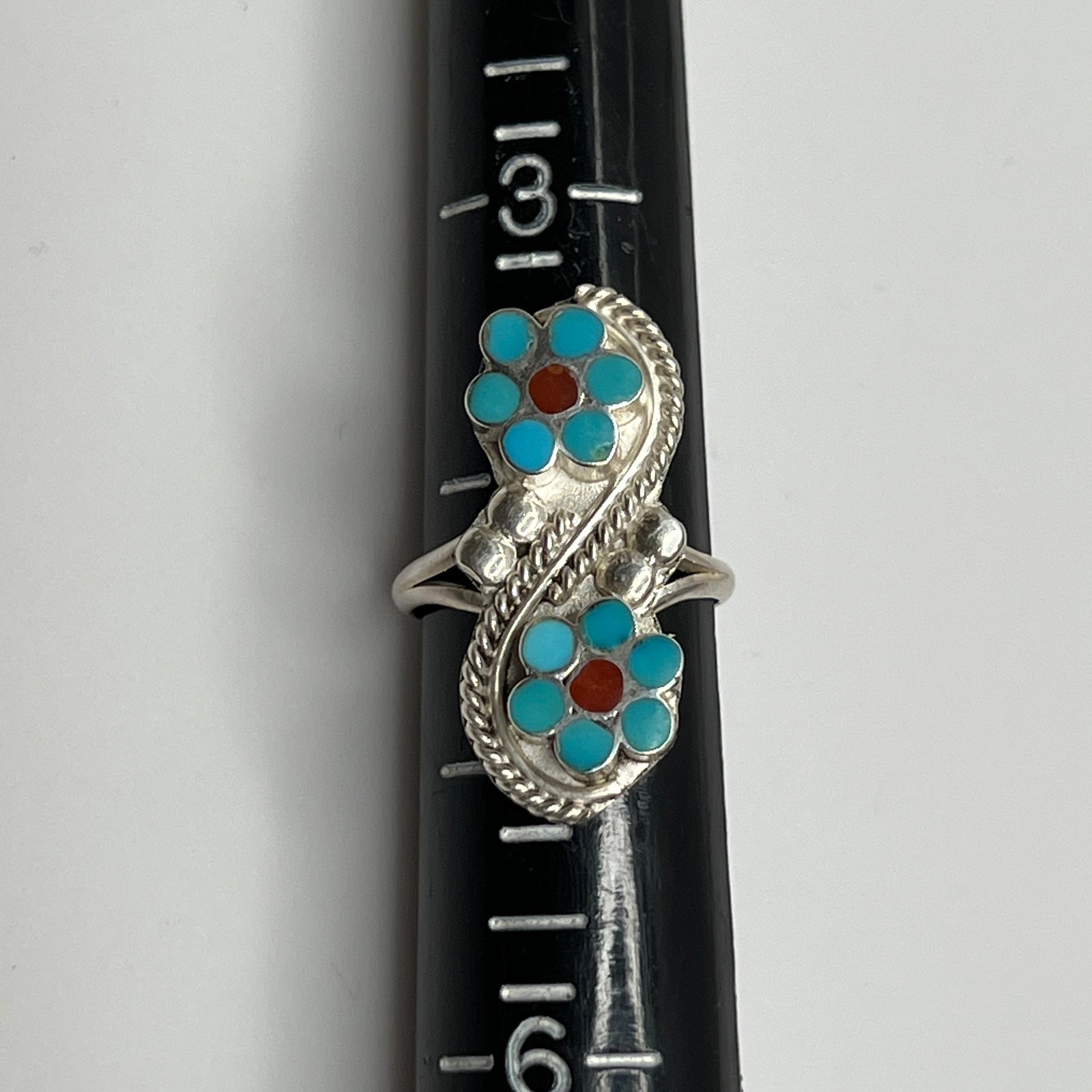Vintage mosaic turquoise pinky ring with split band and rope detailing
