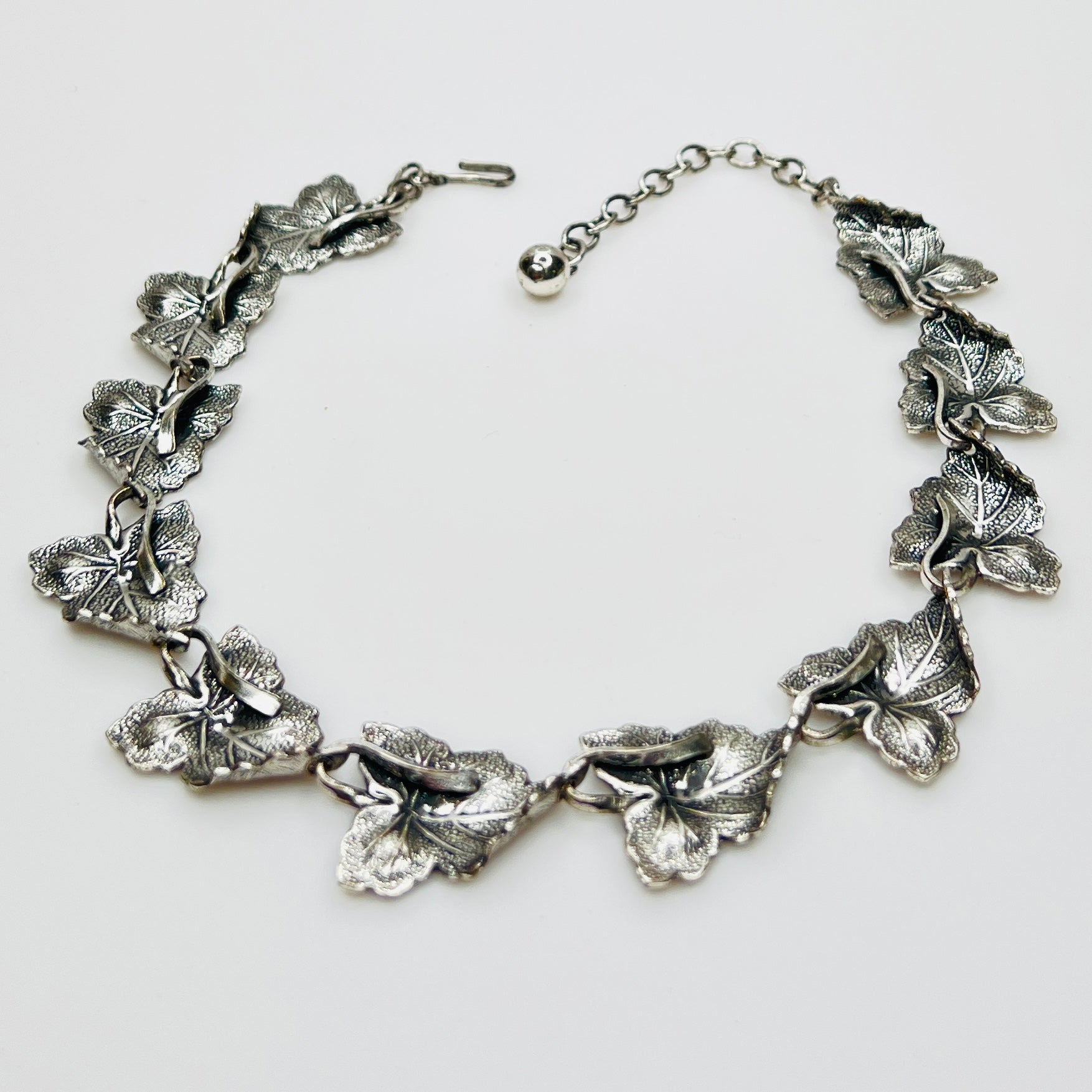 Vintage silver ivy leaf necklace with extender