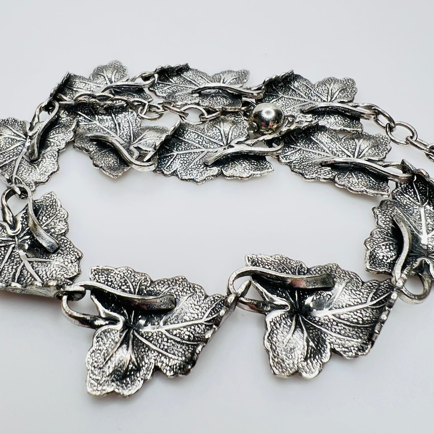 Vintage silver ivy leaf necklace with extender