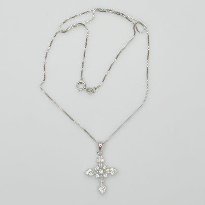 Full view of necklace showing clasp and chain