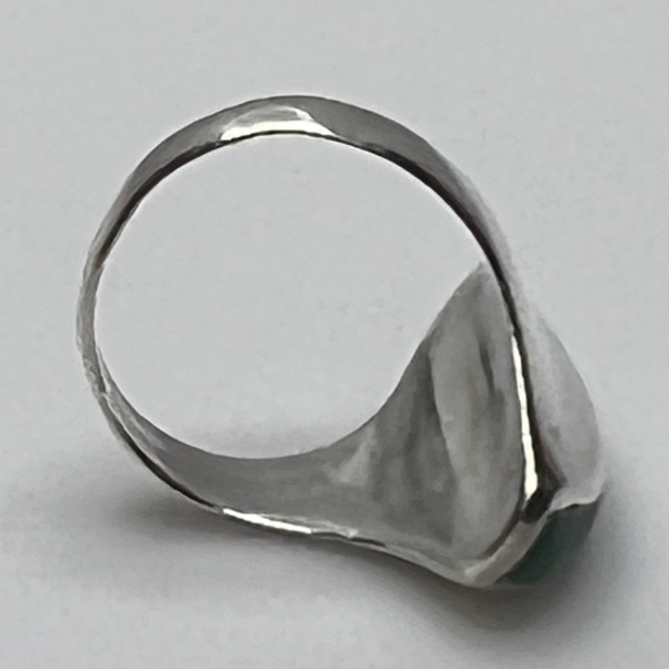 Side view of sculptural 1970s malachite and silver modernist ring