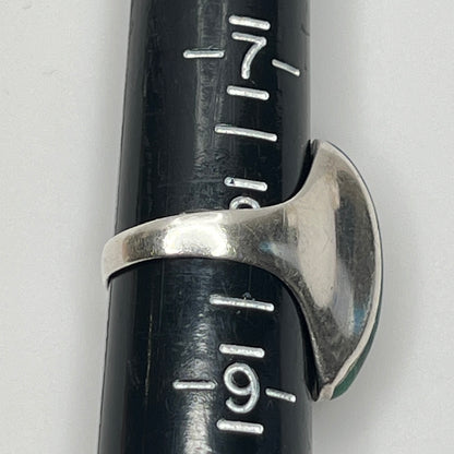 Side view of sculptural 1970s malachite and silver modernist ring