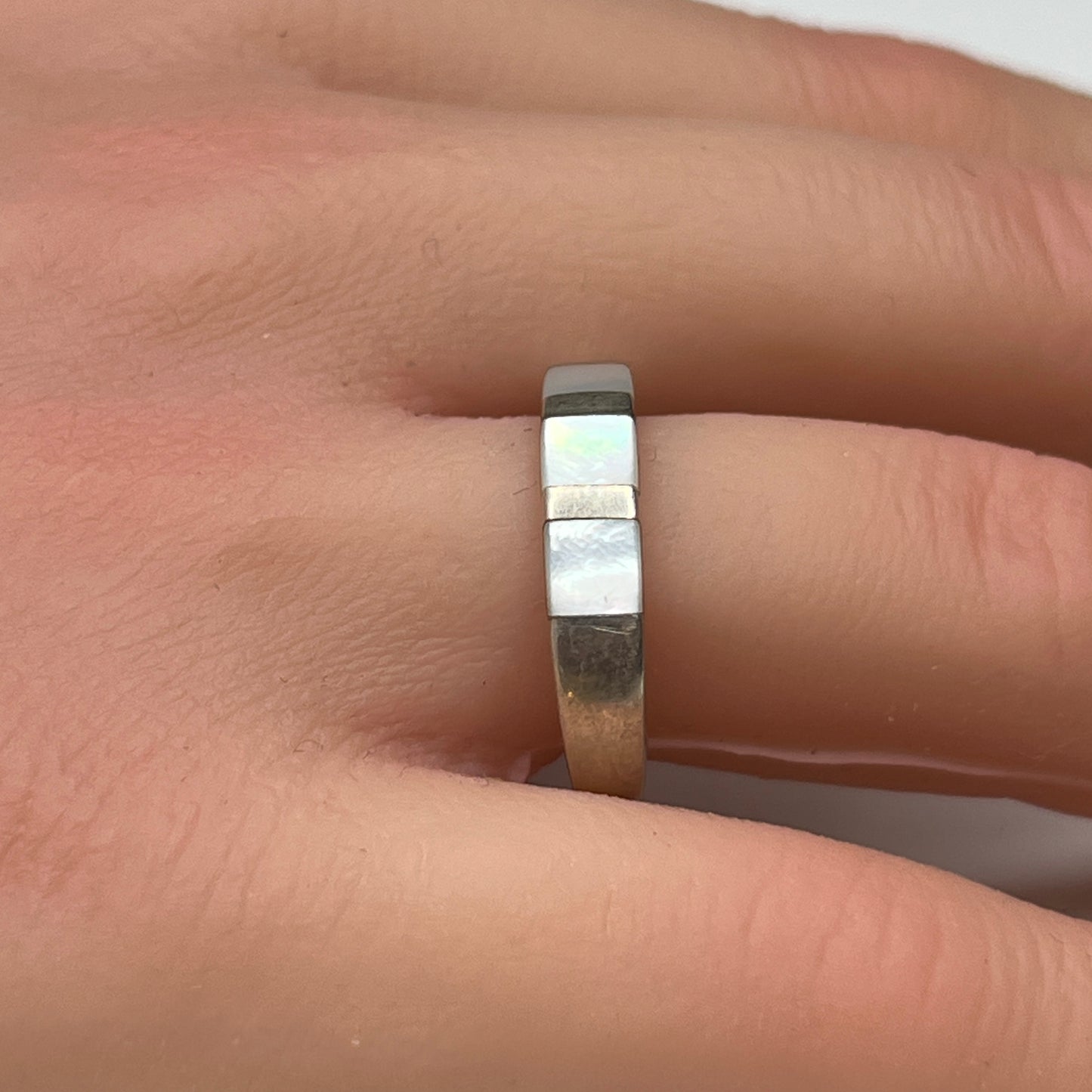 Sterling silver ring with rectangular mother of pearl inlay, size 8.5