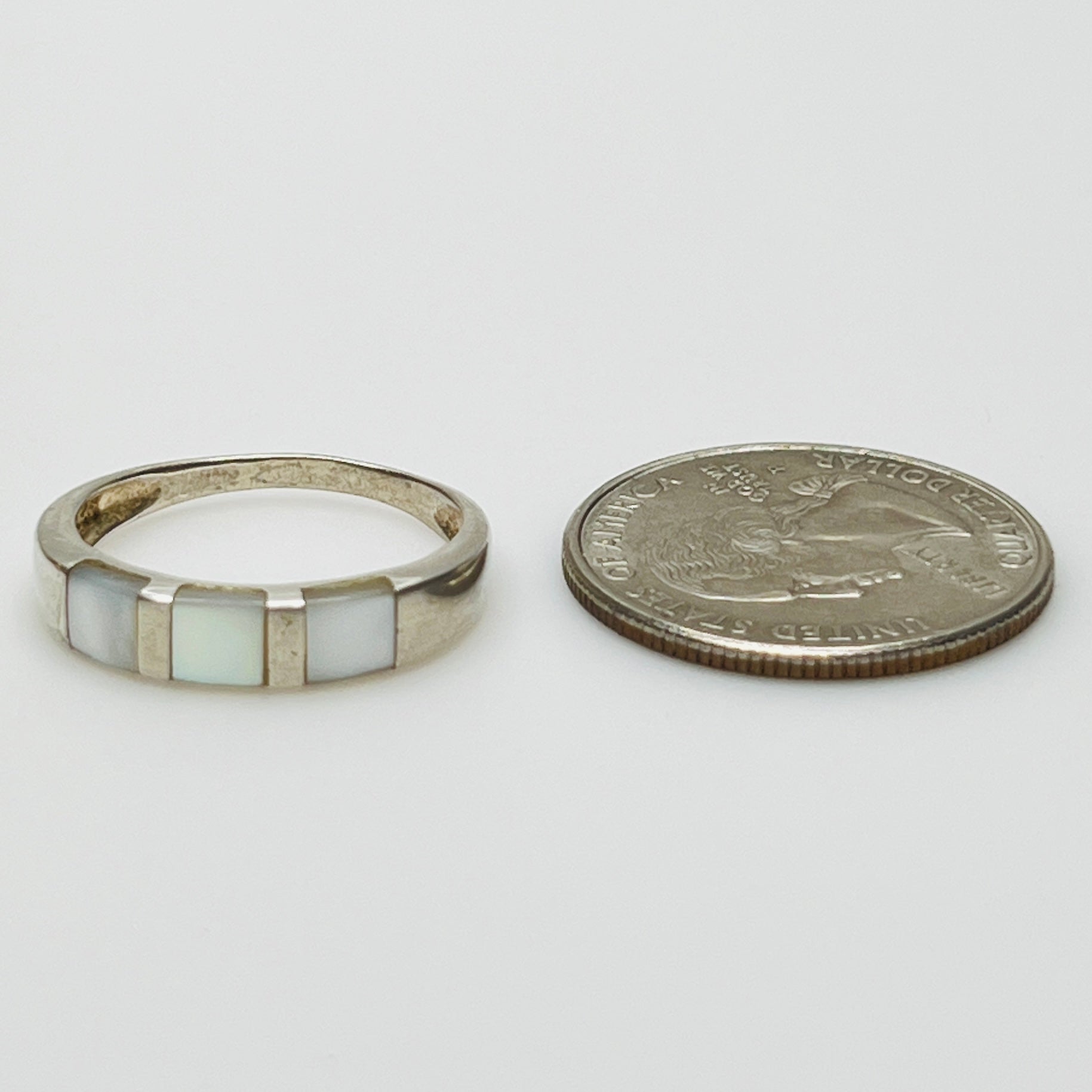 Sterling silver ring with rectangular mother of pearl inlay, size 8.5