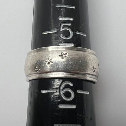 Ring on sizer showing size 5.5