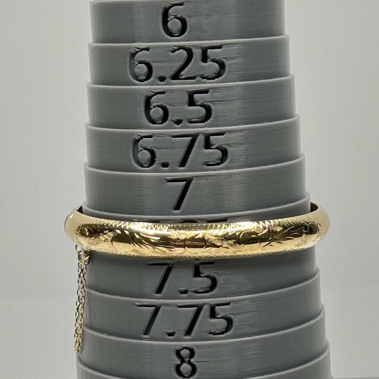 Bracelet on mandrel showing size 7.25 fit