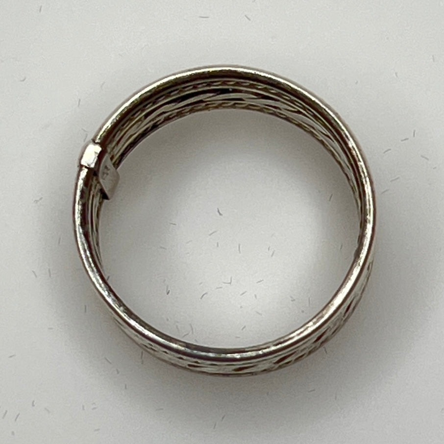 Interior view showing “925” stamp and construction details